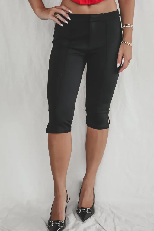 Oh So In Black Capri Pants