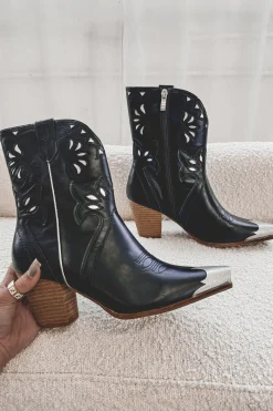 Ways Of The West Silver Pointed Toe Western Boot