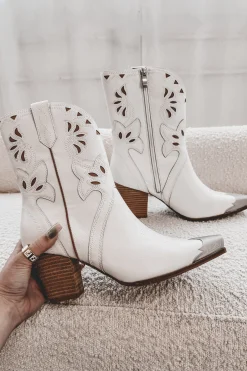 Ways Of The West Silver Pointed Toe Western Boot